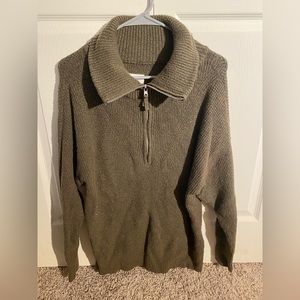 Aerie quarter zip sweatshirt, very soft and warm.